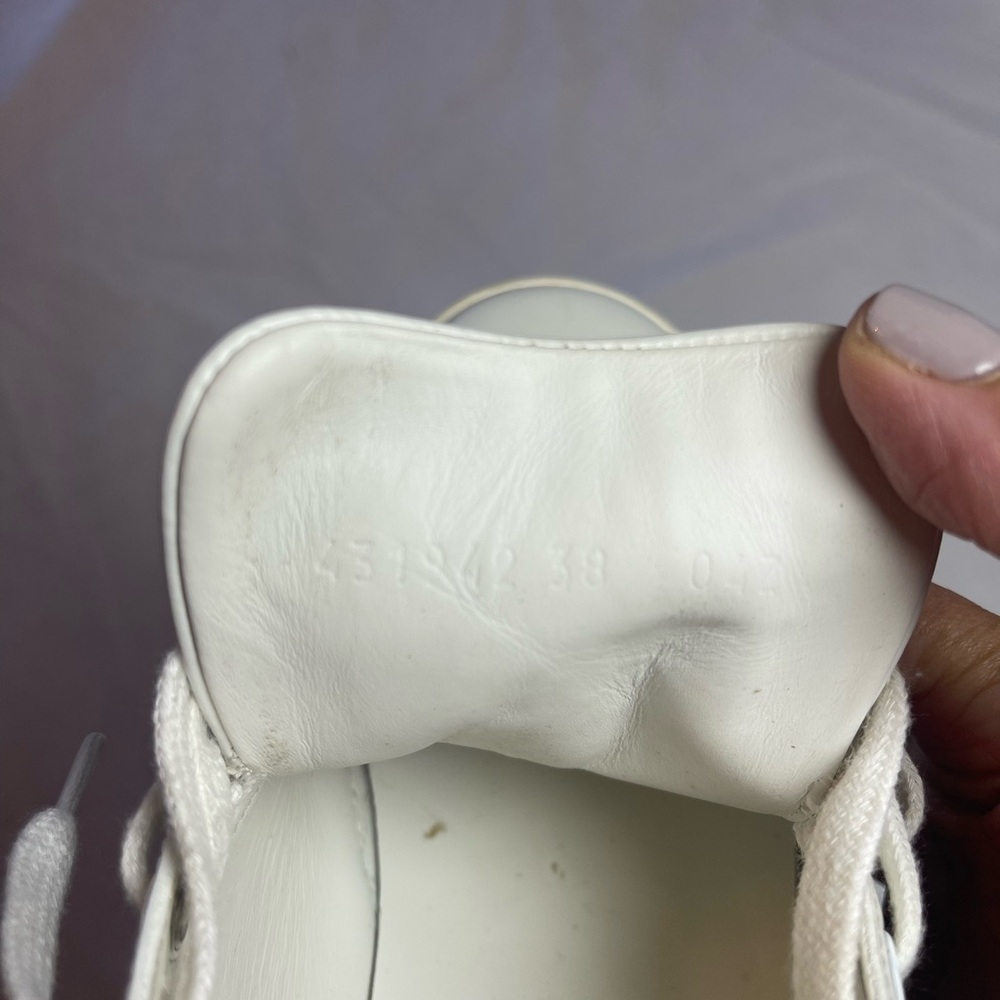 Gucci White Sneakers with Green and Red Accents - Picture 9 of 9